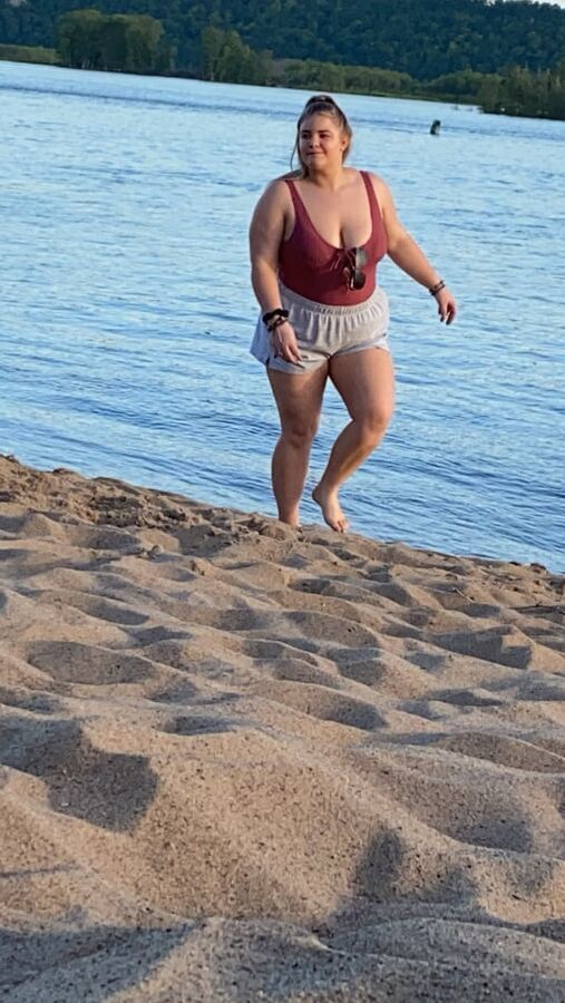 BBW BEACH BUTT SIGHTING