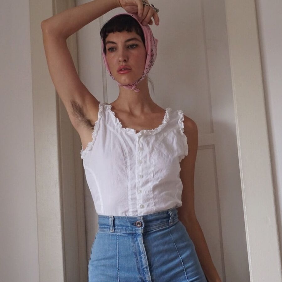 Modelling, selling clothes, natural pitted sexies