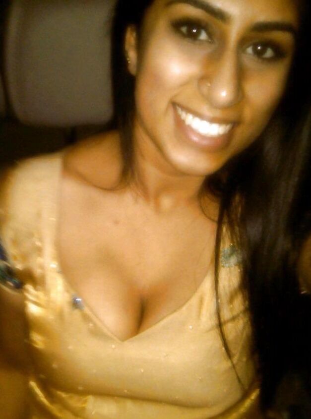 DEsi Sexy Riya