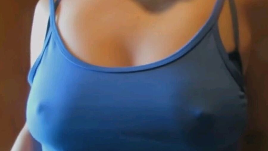 ELENA pezones azules