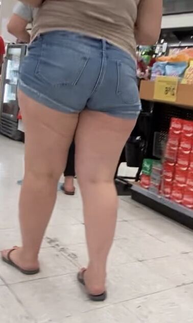 Random BBW and Pawg Asses Young and Mature Thick Milf Gilf