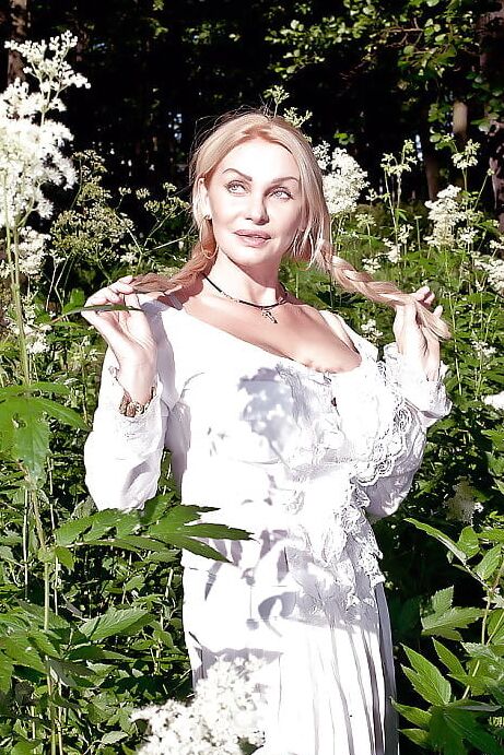 MILF - In the Hay