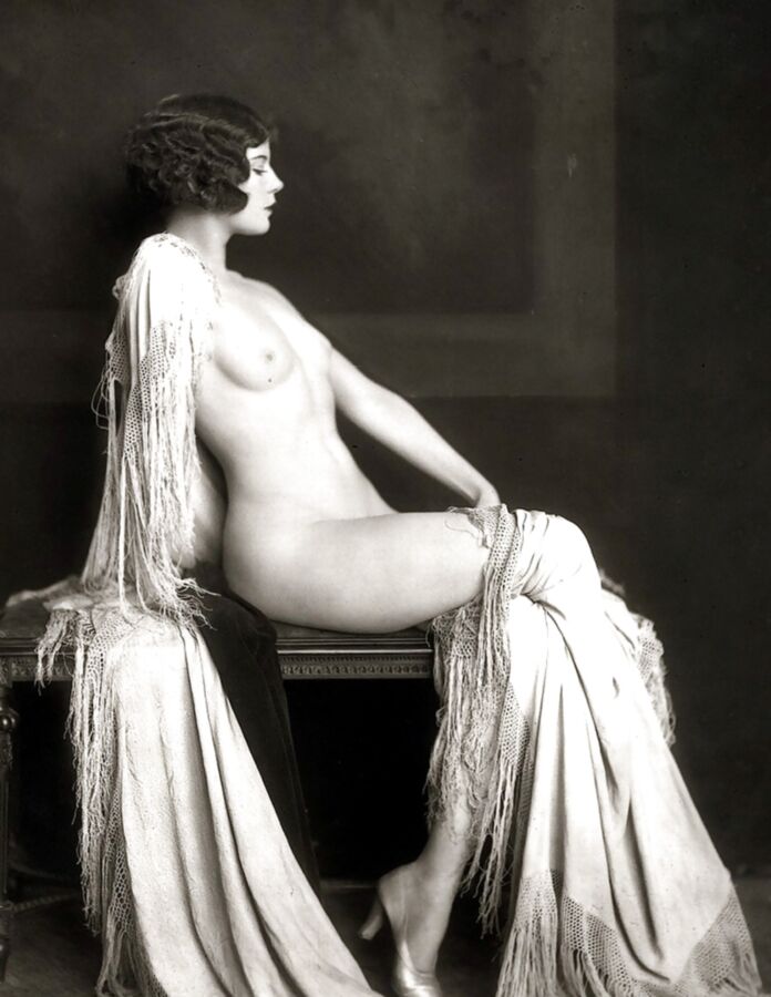 Vintage Nudes Backsides