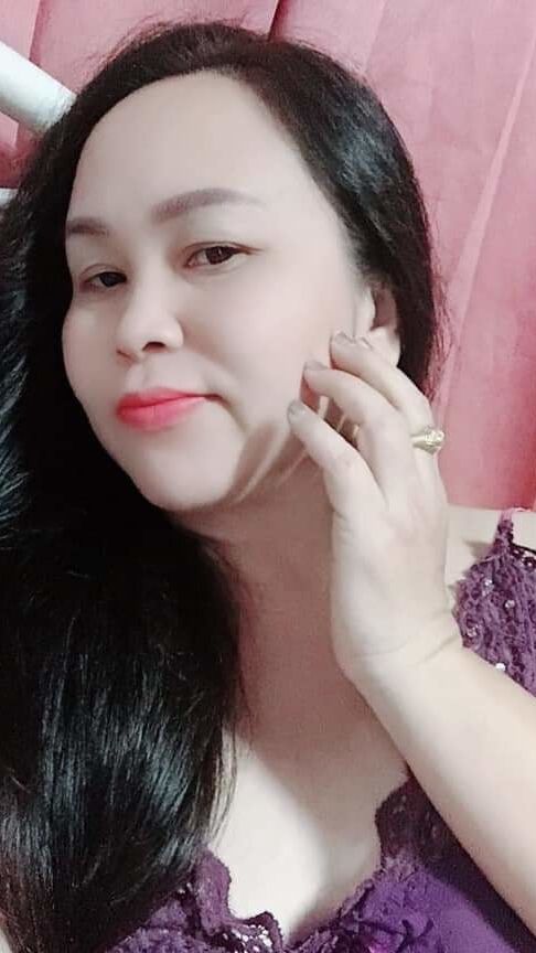 Ibu cantik berdada besar