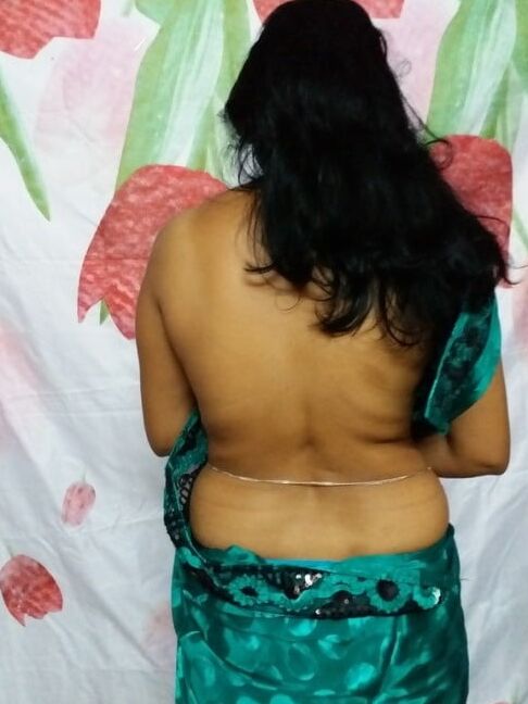Desi Bhabhi Saree Strip sets