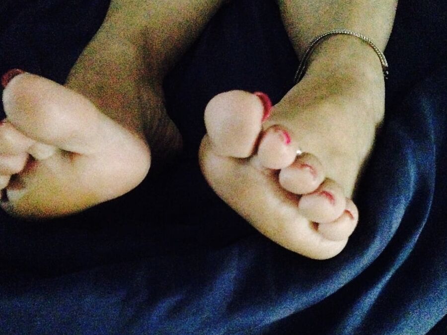 Kittens Sexy Toes!!