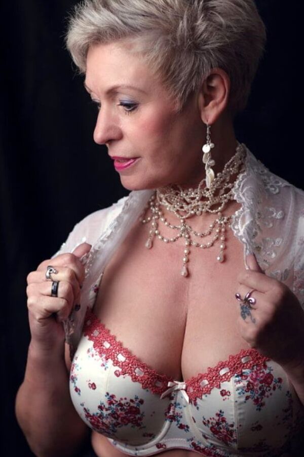 No Porn ,just sexy Milf
