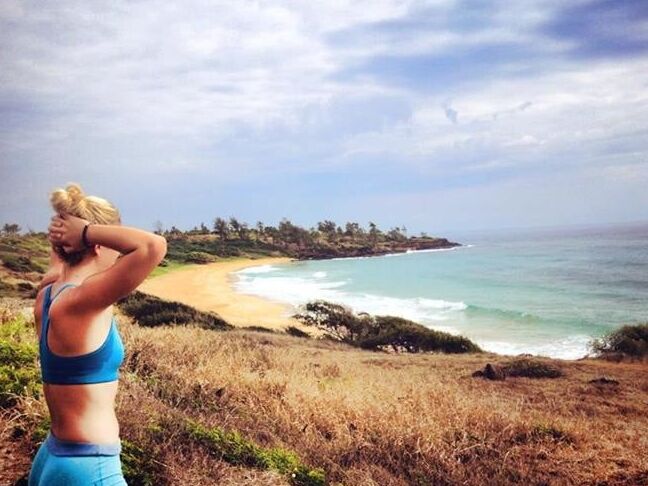 Blonde booty babe