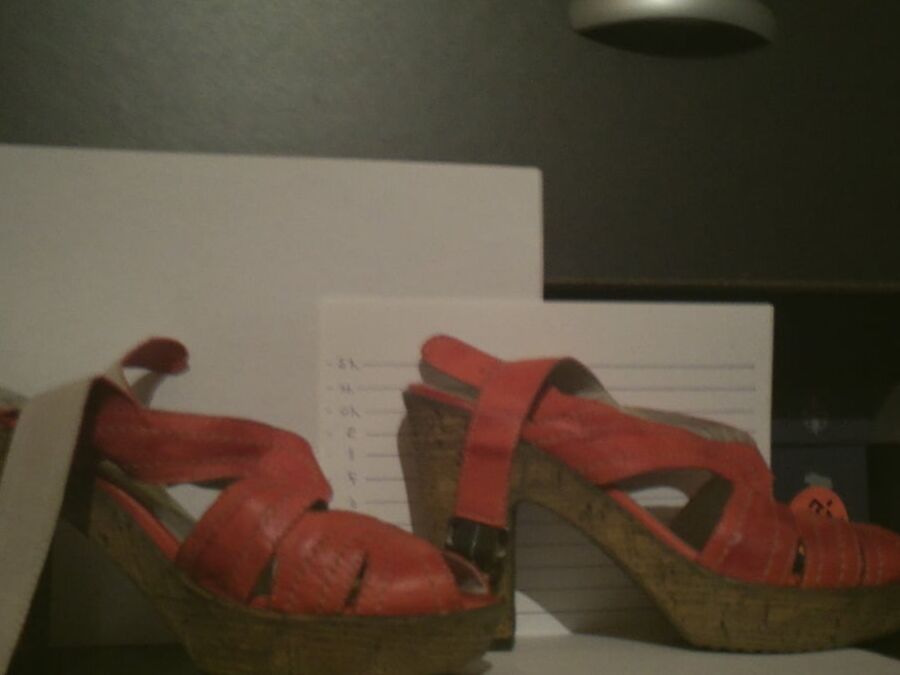 Les chaussures de ma femme, lesquelles preferez-vous ?