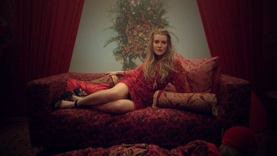 Molly Smitten-Downes (Eurovision United Kingdom)
