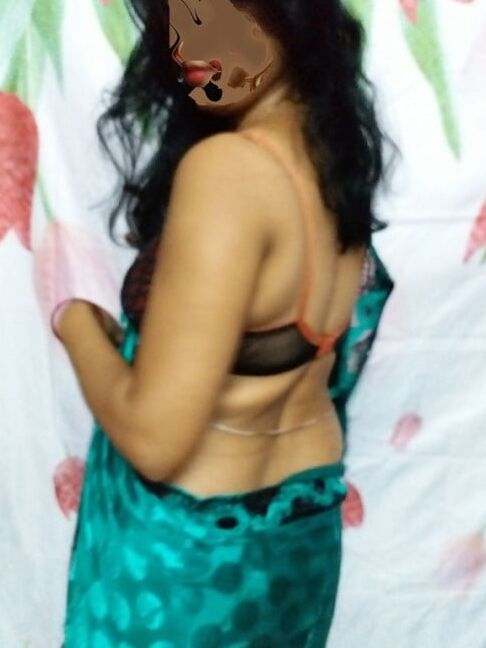 Desi Bhabhi Saree Strip sets