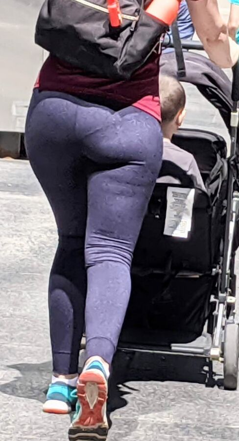PAWG Mommy bubbles