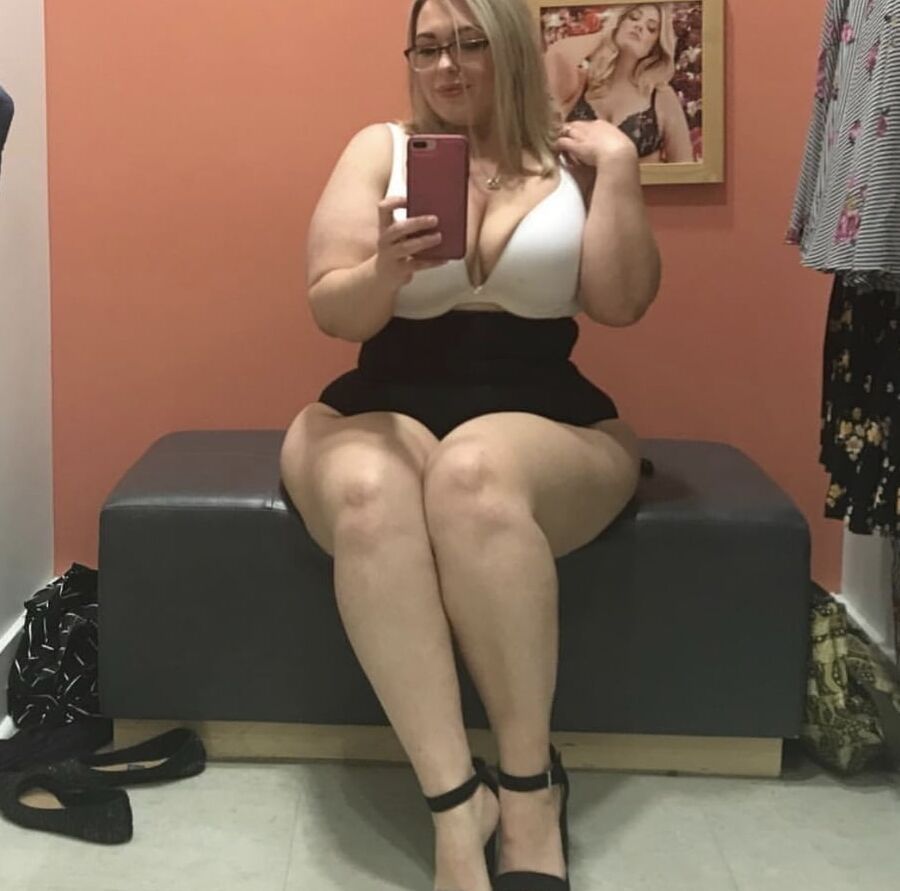 Nice curvy blond amateur