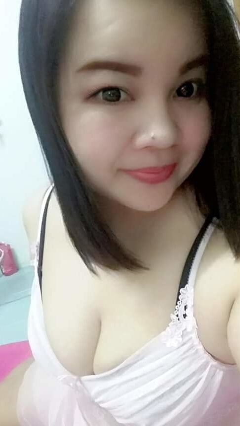 Ibu cantik berdada besar