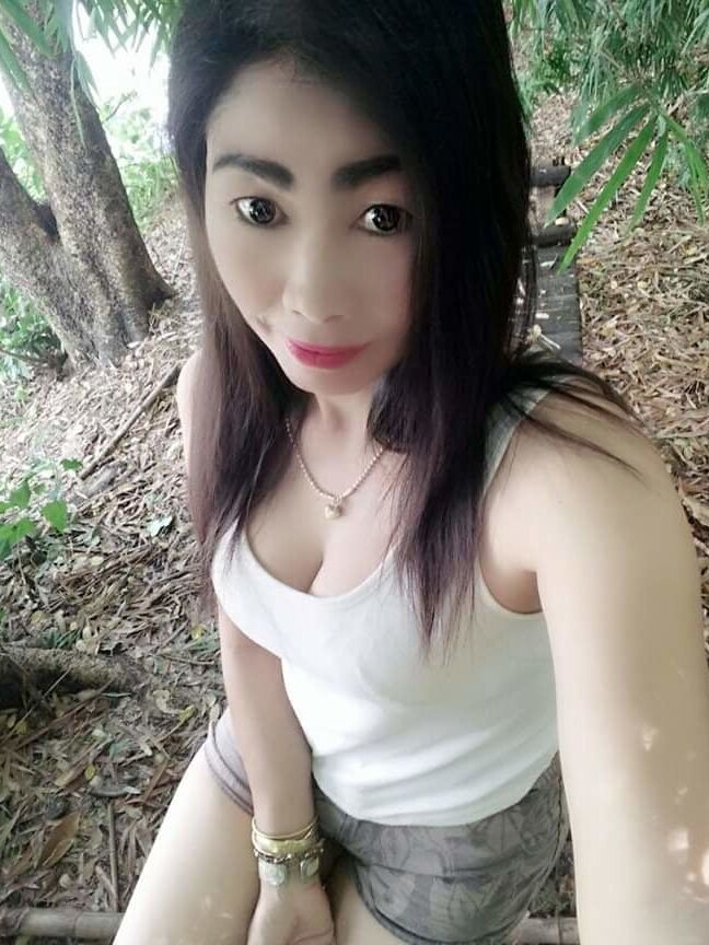 Ibu cantik berdada besar