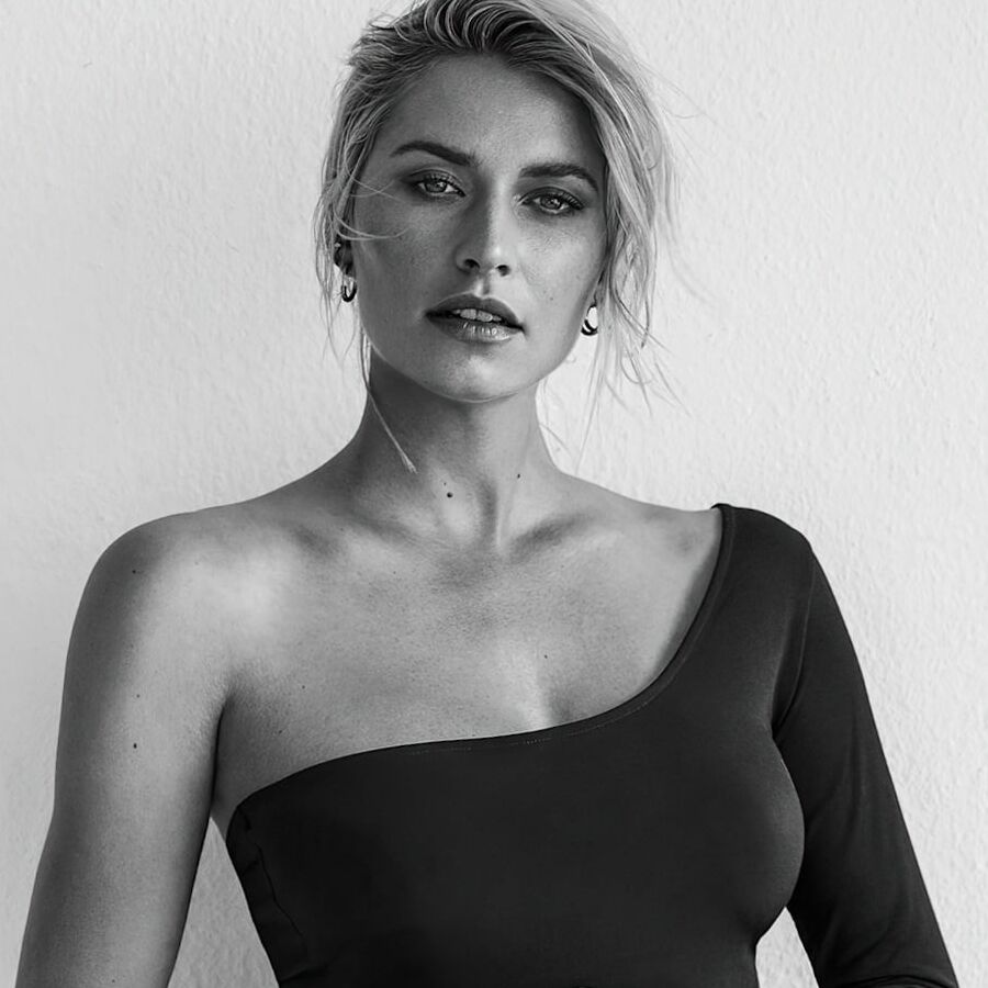 Lena Gercke pregnancy boobs ()
