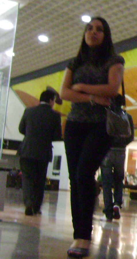 Nalgona en plaza