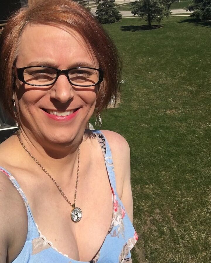 Amateur milf (cum on her face)