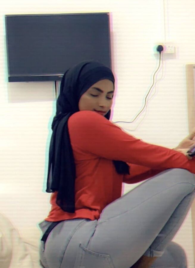 Slut with a fat booty