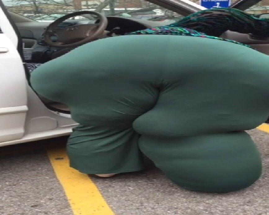Obese SSBBW Granny