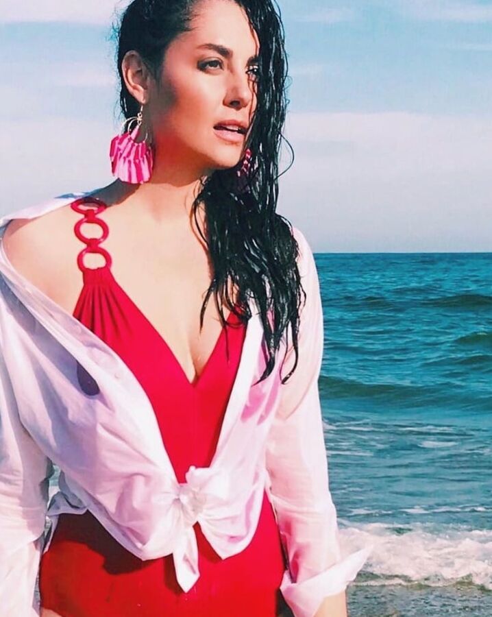 Sexy Turkish Toprak
