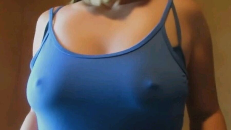ELENA pezones azules