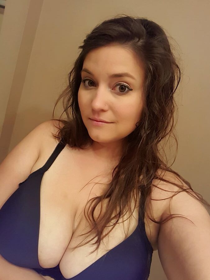 Busty Jessia