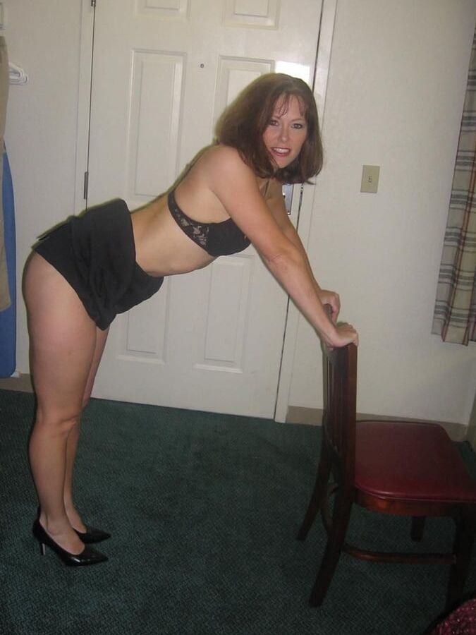 Hot MILF exposed