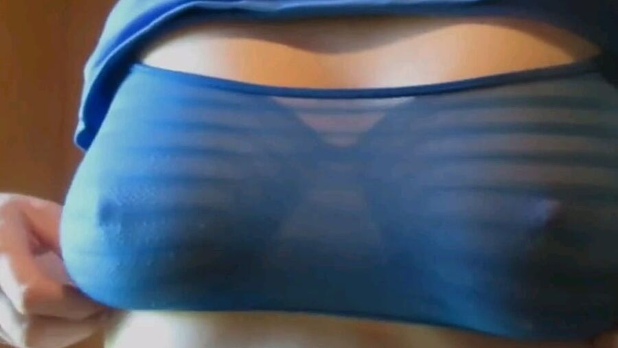 ELENA pezones azules