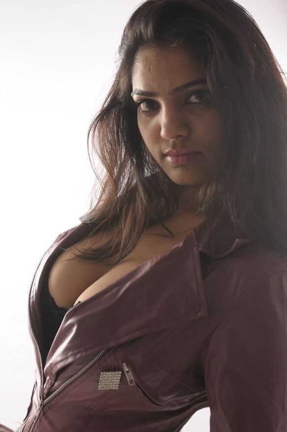 Desi Model