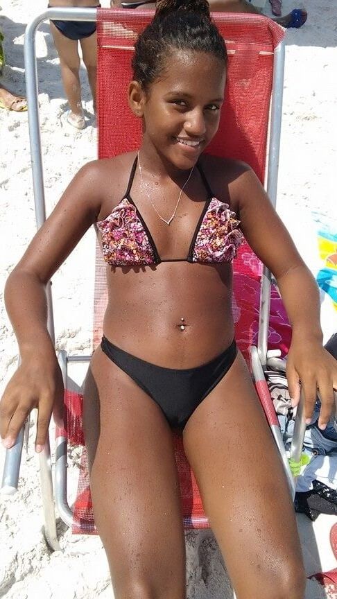 Dripping Sexy Ebony Centerfolds