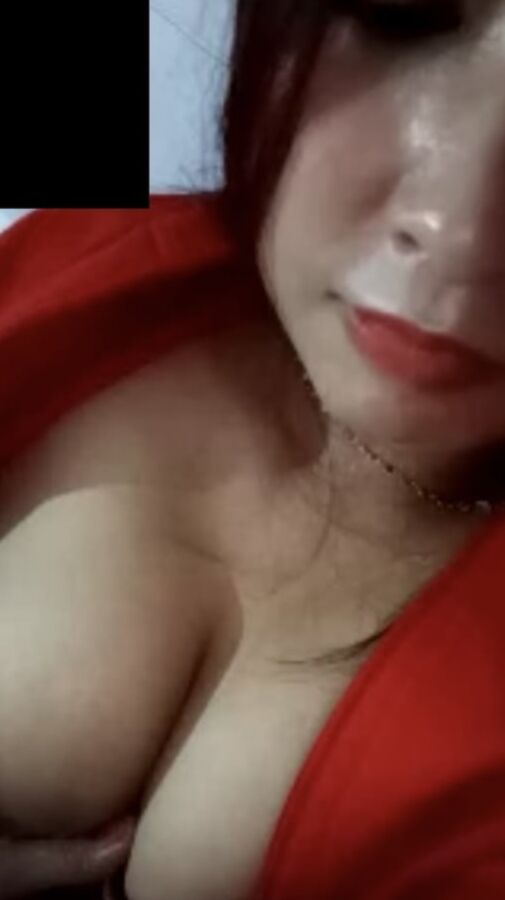 Sexy slut (indonesian)