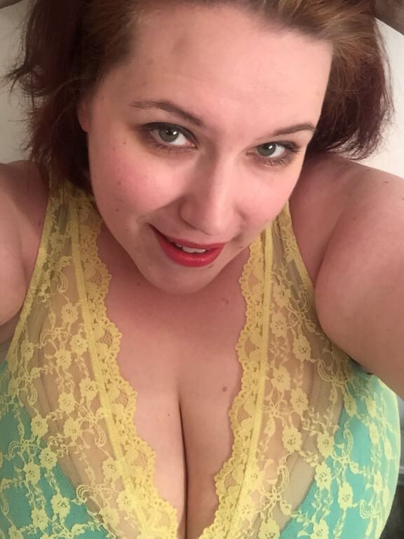 More Hot Amateur Moms