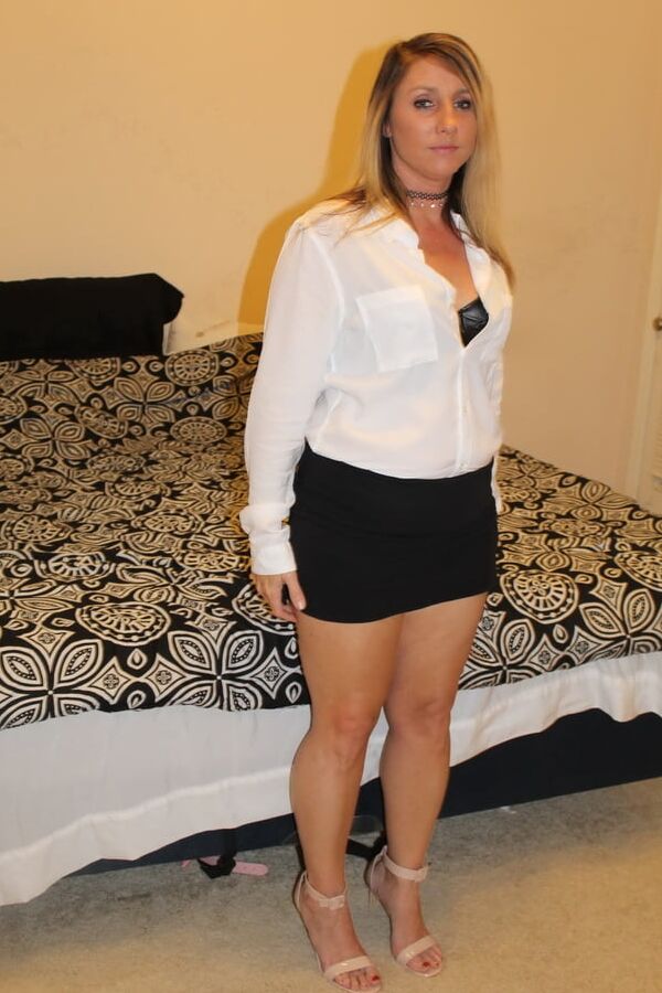 Sexy Mom - Collared