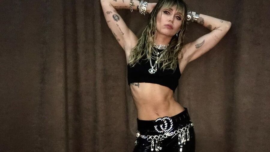 Miley sexy Cyrus
