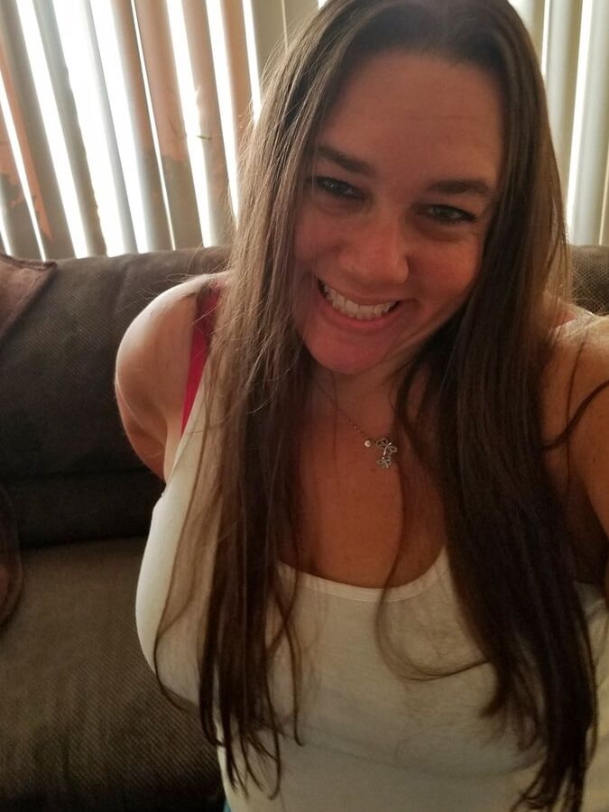 More Hot Amateur Moms