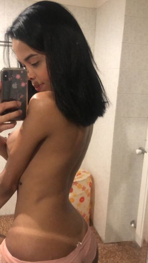 One of the hottest girls I&;ve seen - Samira Martins