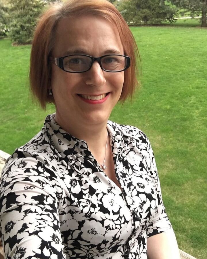 Amateur milf (cum on her face)