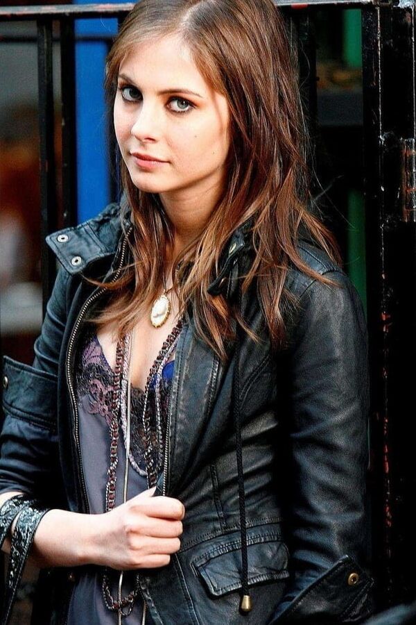 Willa Holland