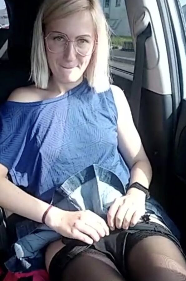 Webslut exposed in public
