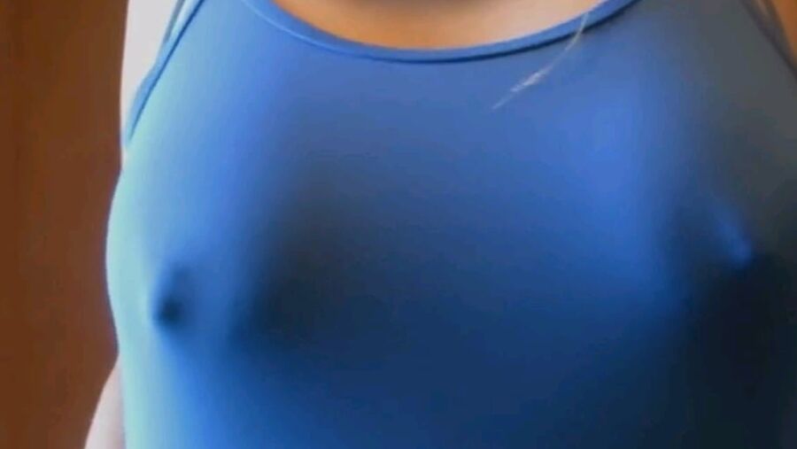 ELENA pezones azules