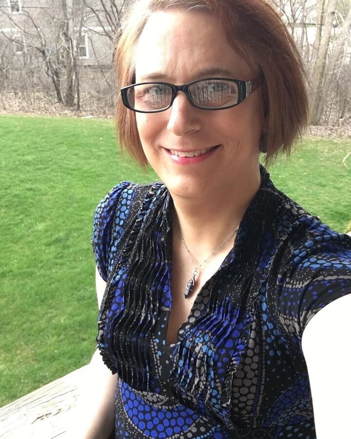 Amateur milf (cum on her face)