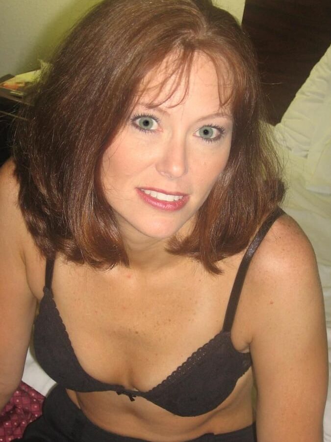 Hot MILF exposed
