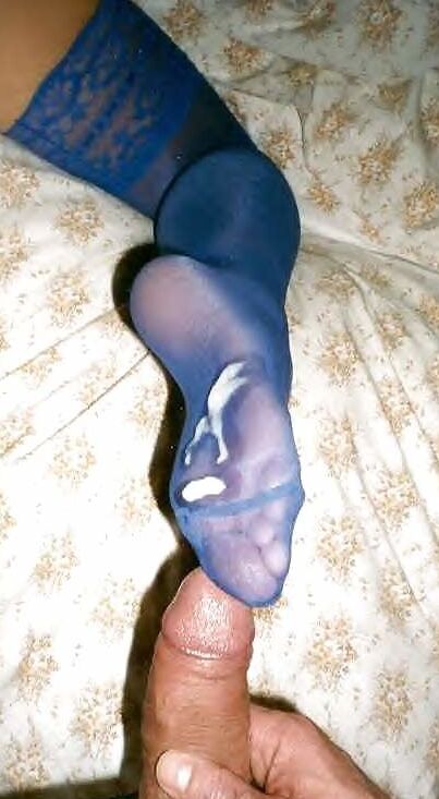 Amateurs in Blue Stockings &amp; Pantyhose