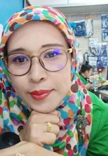 Ibu cantik tetek besar