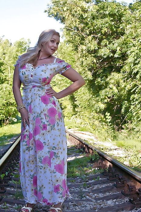 MILF - In the Hay