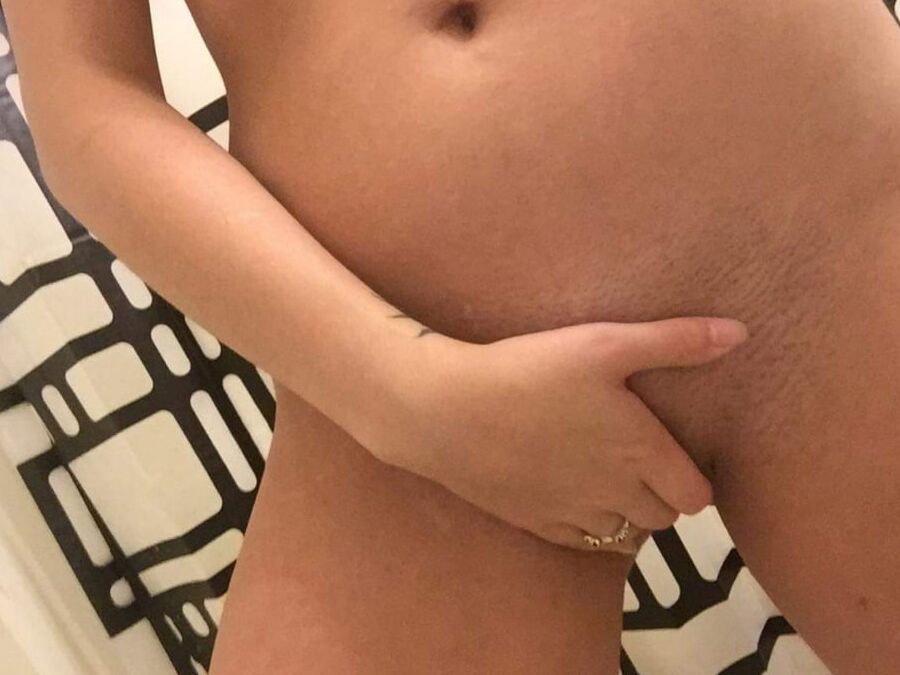 Exposing slutty gf for her cuck. Kik me if you want the same