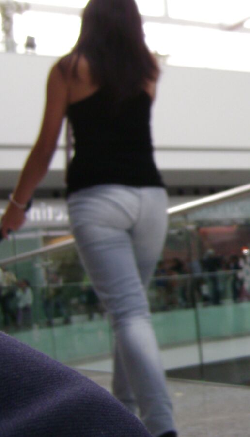 Nalgona en plaza