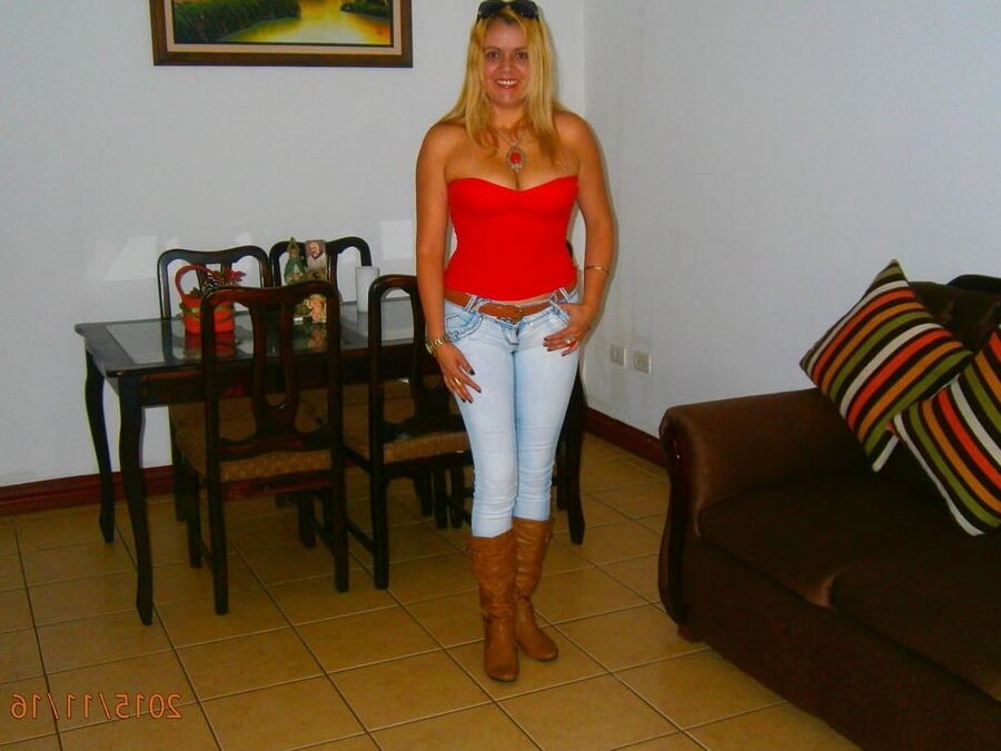 Milf latina with big boobs