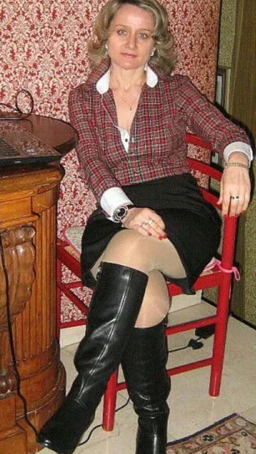 Slut pantyhose friends for cumming